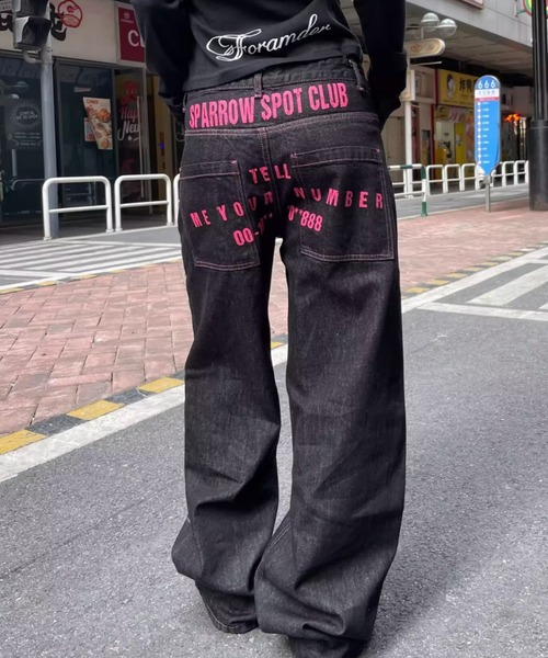 Vipoa(ヴィポア)の「Back print straight-leg denim pants(デニムパンツ・レディース・ブラック・LARGE/MEDIUM)」の6枚目の写真