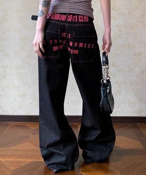 Vipoa(ヴィポア)の「Back print straight-leg denim pants(デニムパンツ・レディース・ブラック・LARGE/MEDIUM)」の11枚目の写真