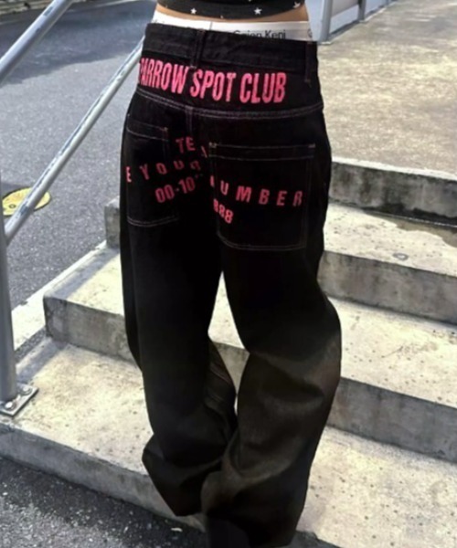 Vipoa(ヴィポア)の「Back print straight-leg denim pants(デニムパンツ・レディース・ブラック・LARGE/MEDIUM)」の22枚目の写真