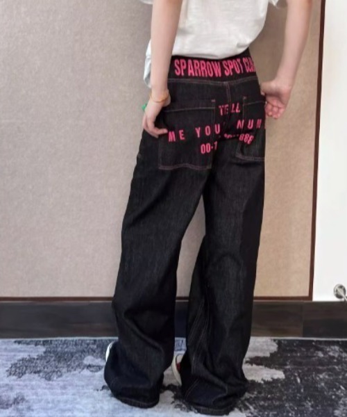 Vipoa(ヴィポア)の「Back print straight-leg denim pants(デニムパンツ・レディース・ブラック・LARGE/MEDIUM)」の12枚目の写真