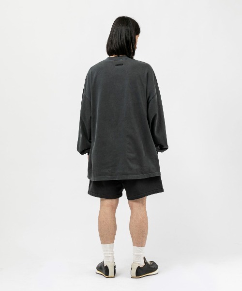 FOG ESSENTIALS(エフオージーエッセンシャルズ)の「ESSENTIALS TRAINING 90S LONG SLEEVE TEE エッセンシャルズ キャンパスナインティーズロングスリーヴティー(Tシャツ/カットソー・メンズ・ブラック・LARGE/MEDIUM/SMALL)」の4枚目の写真
