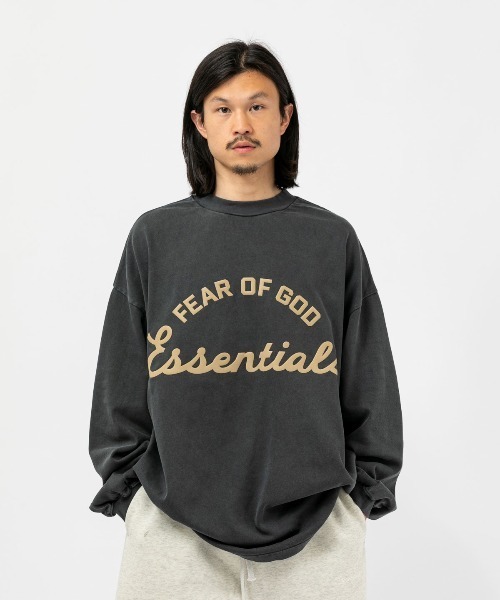 FOG ESSENTIALS(エフオージーエッセンシャルズ)の「ESSENTIALS TRAINING 90S LONG SLEEVE TEE エッセンシャルズ キャンパスナインティーズロングスリーヴティー(Tシャツ/カットソー・メンズ・ブラック・LARGE/MEDIUM/SMALL)」の2枚目の写真