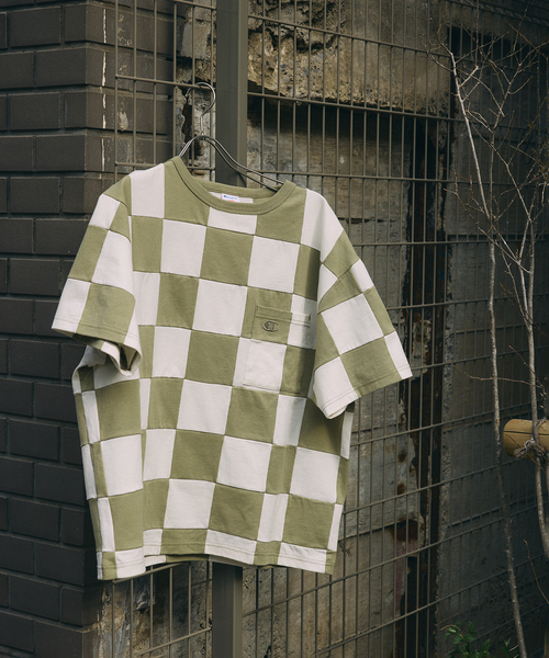 Champion(チャンピオン)の「CHAMPION / チャンピオン 別注 パッチワーク チェッカーフラッグ Tシャツ(Tシャツ/カットソー・メンズ・ブラック系その他/アーミー/ホワイト系その他/グリーン系その他・MEDIUM/LARGE)」の4枚目の写真