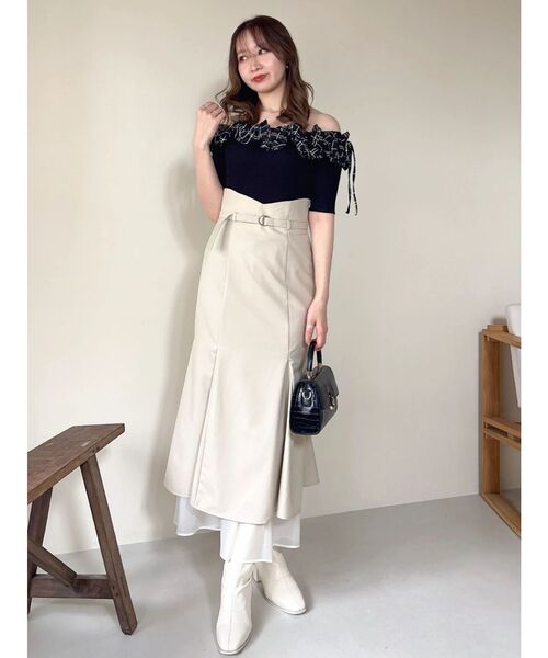 dazzlin(ダズリン)の「ウェービィバルーンオフショルニットトップス(ニット/セーター・レディース・ピンク/オフホワイト/ブラック・FREE)」の13枚目の写真