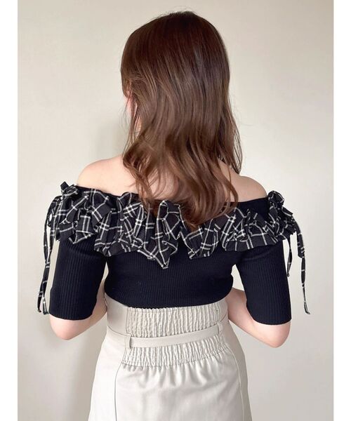dazzlin(ダズリン)の「ウェービィバルーンオフショルニットトップス(ニット/セーター・レディース・ピンク/オフホワイト/ブラック・FREE)」の16枚目の写真