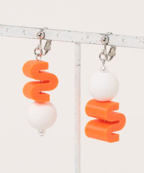 TONE SELECT GOODS(トーンセレクトグッズ)の「【Beauty bell】カラフルうねうねイヤリング(イヤリング・レディース・パープル/オレンジ/その他/ブルー・FREE)」の3枚目の写真