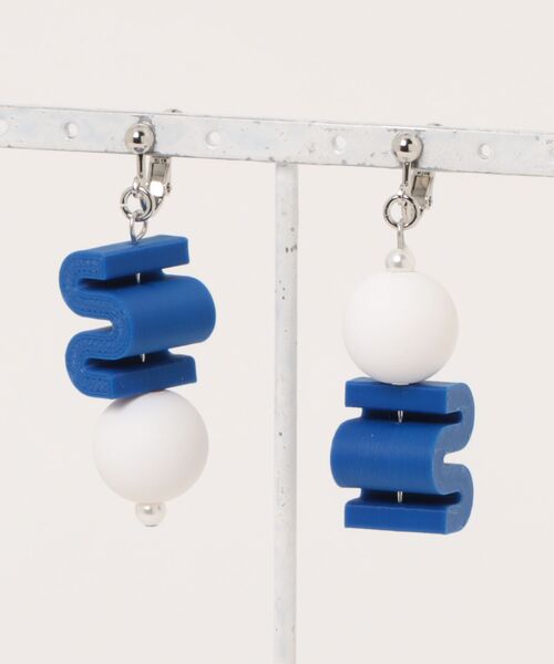 TONE SELECT GOODS（トーンセレクトグッズ）の「【Beauty bell】カラフルうねうねイヤリング（イヤリング・レディース・パープル/オレンジ/その他/ブルー/ブラック/ブラック系その他2・FREE）」の8枚目の写真