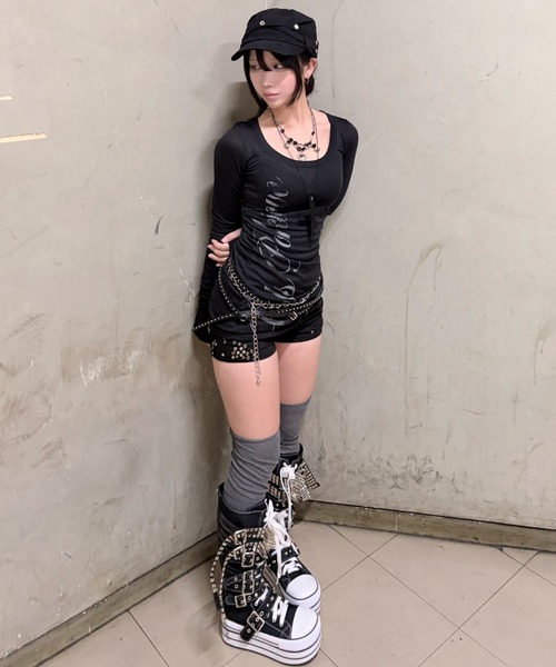 Never mind the XU（ネバーマインドザエックスユー）の「【Never mind the XU】studs belt platform sneaker boots / 【ネバーマインド ザ エックスユー】スタッズベルトプラットフォーム厚底スニーカーブーツ（ブーツ・レディース・ブラック・39/37/38）」の7枚目の写真