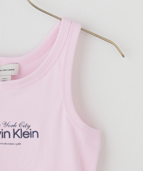 U by SPICK&SPAN(ユーバイスピックアンドスパン)の「Calvin Klein / カルバン クライン COTTOUR 2X2 RIB GRAPHIC TAN(タンクトップ・レディース・チャコールグレー/ホワイト・SMALL)」の4枚目の写真