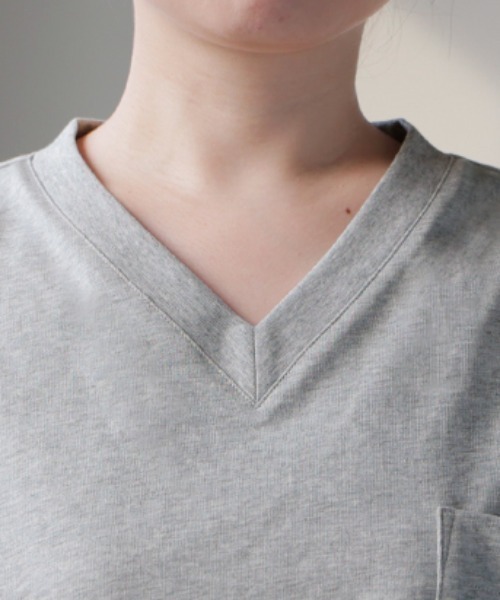 HUG.U(ハグユー)の「「アセナイン」 汗ジミ軽減 VネックボックスTシャツ(Tシャツ/カットソー・レディース・ブルー/オリーブ/ホワイト/ブラック/ライトグレー・FREE)」の9枚目の写真