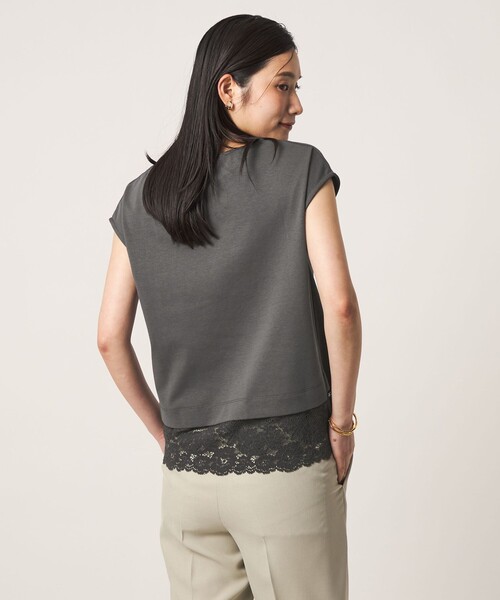 A DAY IN THE LIFE UNITED ARROWS（アデイインザライフユナイテッドアローズ）の「ポンチ×レース レイヤードカットソー  ＜A DAY IN THE LIFE＞（Tシャツ/カットソー・レディース・オフホワイト/ブラック/ダークグレー・FREE）」の6枚目の写真