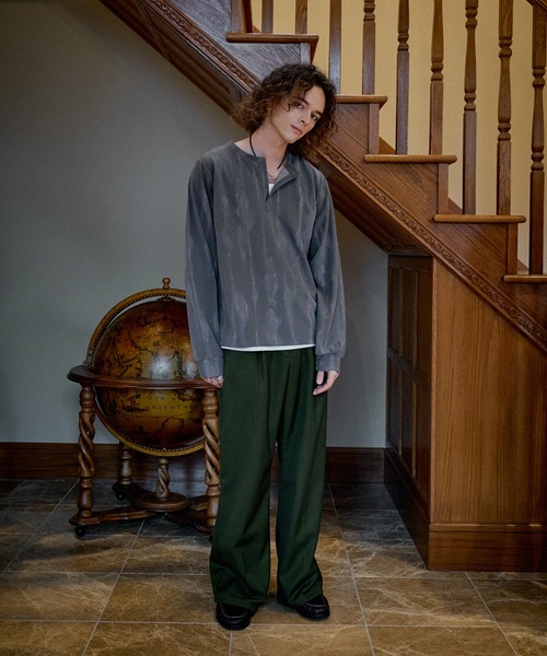 CASPER JOHN(キャスパージョン)の「Key neck glitter cut-sew/キーネックグリッターカットソー(Tシャツ/カットソー・メンズ・グレー/ネイビー・SMALL/MEDIUM/X-SMALL/LARGE)」の13枚目の写真