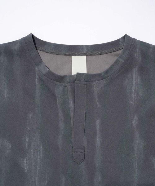 CASPER JOHN(キャスパージョン)の「Key neck glitter cut-sew/キーネックグリッターカットソー(Tシャツ/カットソー・メンズ・グレー/ネイビー・SMALL/MEDIUM/X-SMALL/LARGE)」の15枚目の写真