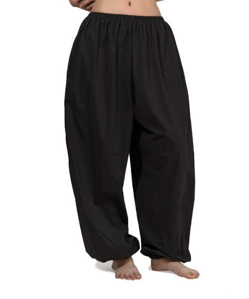WHILE(ワイル)の「ケイブクライミング夏パンツ(ブラック)(スウェットパンツ・レディース・その他・SMALL/MEDIUM/LARGE)」の1枚目の写真