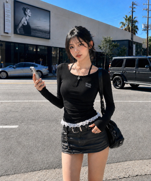 muahmuah（ムーアムーア）の「レース配色ホルターネックTシャツ[ブラック]（Tシャツ/カットソー・レディース・ブラック・FREE）」の2枚目の写真