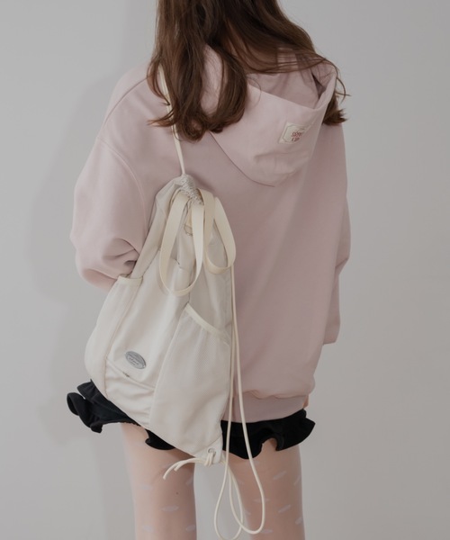 JUMELLE（ジュメロ）の「アーバンナップサック（バックパック/リュック・レディース・チャコールグレー/アイボリー・FREE）」の4枚目の写真