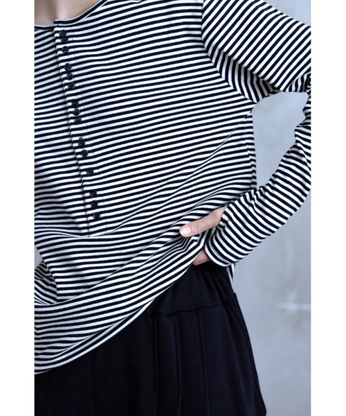 TAMYU(タミュー)の「TAMYU - Morse Button Border Long-Sleeve / モールスボタンボーダーロンT(Tシャツ/カットソー・メンズ・グレー/ホワイト・FREE/SMALL)」の10枚目の写真