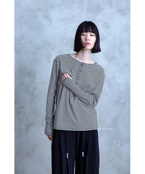 TAMYU(タミュー)の「TAMYU - Morse Button Border Long-Sleeve / モールスボタンボーダーロンT(Tシャツ/カットソー・メンズ・グレー/ホワイト・FREE/SMALL)」の8枚目の写真
