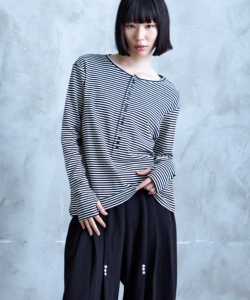 TAMYU(タミュー)の「TAMYU - Morse Button Border Long-Sleeve / モールスボタンボーダーロンT(Tシャツ/カットソー・メンズ・グレー/ホワイト・FREE/SMALL)」の4枚目の写真