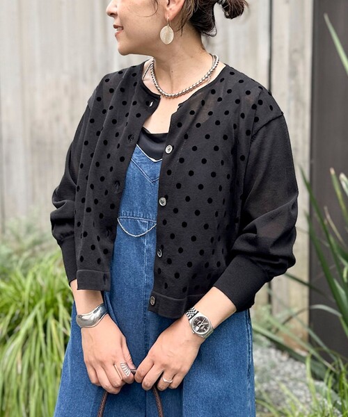 NOLLEY’S(ノーリーズ)の「《手洗い可能》フロッキードットプリントクルーネックカーディガン(カーディガン/ボレロ・レディース・ダークブラウン/グレー/ブラック・38)」の19枚目の写真
