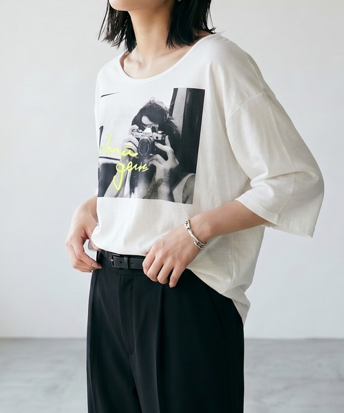 itto...(イット)の「フォトプリントプルオーバー半袖Tシャツ(Tシャツ/カットソー・レディース・ホワイト/ブラック・M~L)」の1枚目の写真