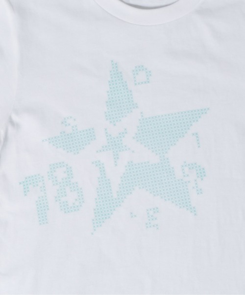 ＆soiree（アンドソワレ）の「【シルエット選べる2サイズ】クロスステッチ風Tシャツ（Tシャツ/カットソー・レディース・アッシュ/セージグリーン/ホワイト・FREE/MEDIUM）」の5枚目の写真