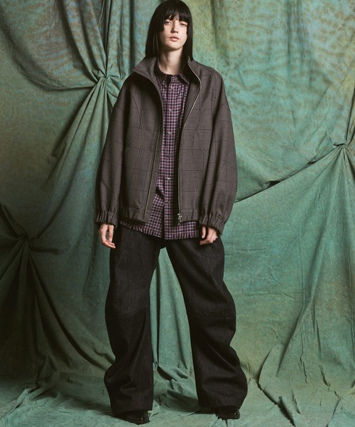 MAISON SPECIAL（メゾンスペシャル）の「《UNISEX》Banana Curve Silhouette Prime-Wide Denim Pants/バナナカーブシルエットプライムワイドデニムパンツ【MAISON SPECIAL/メゾンスペシャル】■セットアップ対応■（デニムパンツ・メンズ・ネイビー/ブラック・1/0/2）」の4枚目の写真