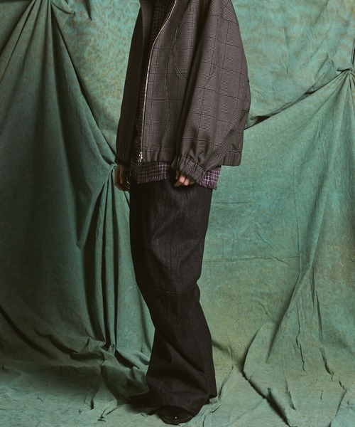 MAISON SPECIAL（メゾンスペシャル）の「《UNISEX》Banana Curve Silhouette Prime-Wide Denim Pants/バナナカーブシルエットプライムワイドデニムパンツ【MAISON SPECIAL/メゾンスペシャル】■セットアップ対応■（デニムパンツ・メンズ・ネイビー/ブラック・1/0/2）」の11枚目の写真