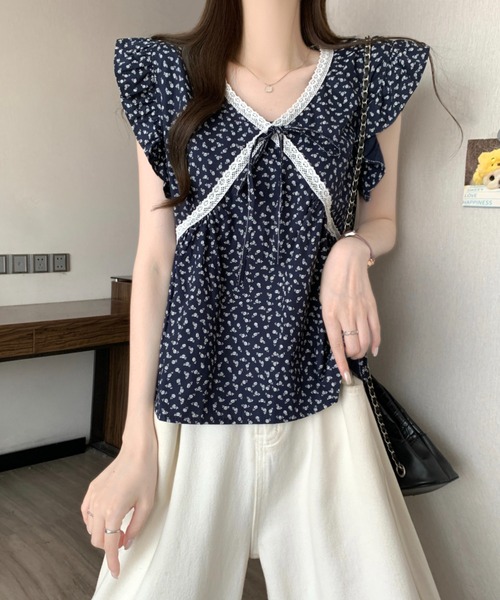 AMAJI(アマジ)の「総柄フラワー フロントリボン フリル フレンチスリーブ ショート丈トップス(その他トップス・レディース・ベージュ/ネイビー・FREE)」の4枚目の写真