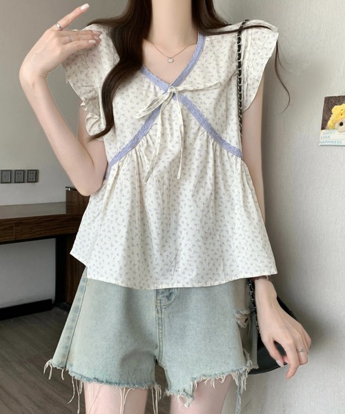 AMAJI(アマジ)の「総柄フラワー フロントリボン フリル フレンチスリーブ ショート丈トップス(その他トップス・レディース・ベージュ/ネイビー・FREE)」の6枚目の写真