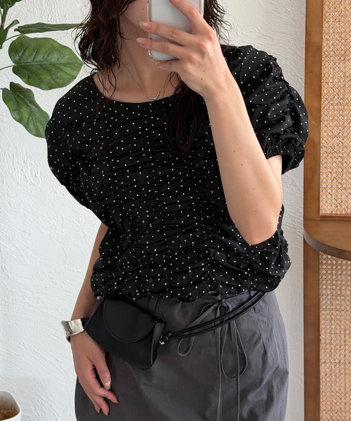 MUHET(ミュエータ)の「assorted shirring gather blouse / アソートシャーリングギャザーブラウス(シャツ/ブラウス・レディース・ブラック/ブルー・FREE)」の4枚目の写真