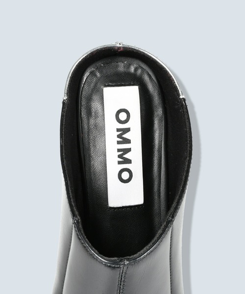 OMMO(オーエムエムオー)の「ASYMME METALLIC HEEL MULE(サンダル・レディース・ブラック/ボルドー/グレー・36/37/38)」の20枚目の写真