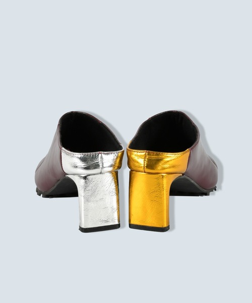 OMMO(オーエムエムオー)の「ASYMME METALLIC HEEL MULE(サンダル・レディース・ブラック/ボルドー/グレー・36/37/38)」の22枚目の写真