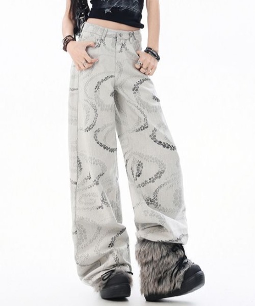 AVYL(アヴィル)の「グラフィックルーズワイドデニムパンツ(デニムパンツ・レディース・グレー・M/S/L)」の1枚目の写真