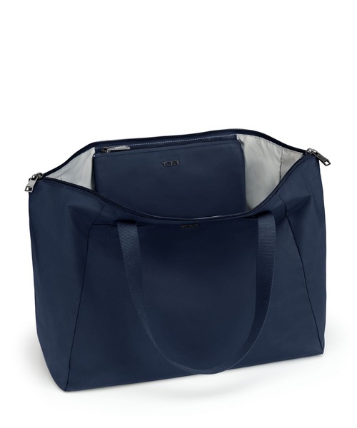 TUMI(トゥミ)の「【オンライン限定】VOYAGEUR ジャスト・イン・ケース・ミディアム・トート(トートバッグ・レディース・ダークネイビー・FREE)」の3枚目の写真