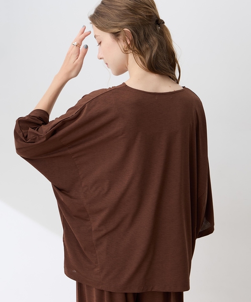 LE SOUK HOLIDAY(ルスークホリデー)の「リネンライクスラブドルマンスリーブプルオーバー【接触冷感・UVカット】(Tシャツ/カットソー・レディース・ブラック/ブラウン・M/L)」の8枚目の写真