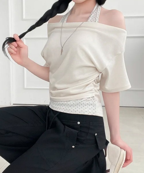 Emilie(エミリー)の「ドットホルターネックドッキング 半袖トップス(Tシャツ/カットソー・レディース・ブルー/クリーム/ブラック/カーキ・FREE)」の6枚目の写真