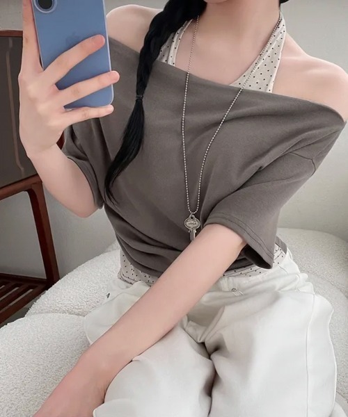 Emilie(エミリー)の「ドットホルターネックドッキング 半袖トップス(Tシャツ/カットソー・レディース・ブルー/クリーム/ブラック/カーキ・FREE)」の18枚目の写真
