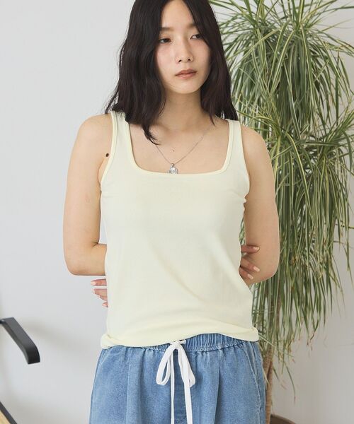 AMERICAN HOLIC(アメリカンホリック)の「【吸放湿】スクエアネックタンクトップ(インナーウェア/肌着・レディース・ブラック/オフホワイト/マルチ/ライトイエロー・M/L)」の1枚目の写真
