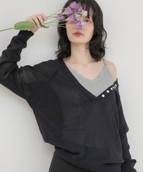 HEILIS(ヘイリス)の「ボタン配色深Vネックニット/Vネックニット ニットトップス 長袖ニット 深Vネック 配色ニット ボタンデザイン レイヤードニット プルオーバー 韓国ファッション 韓国コーデ カジュアル レディライク デイリー 春服 秋服 冬服 ブラウン ホワイト ネイビー(ニット/セーター・レディース・ホワイト/ブラウン/ネイビー・FREE)」の1枚目の写真