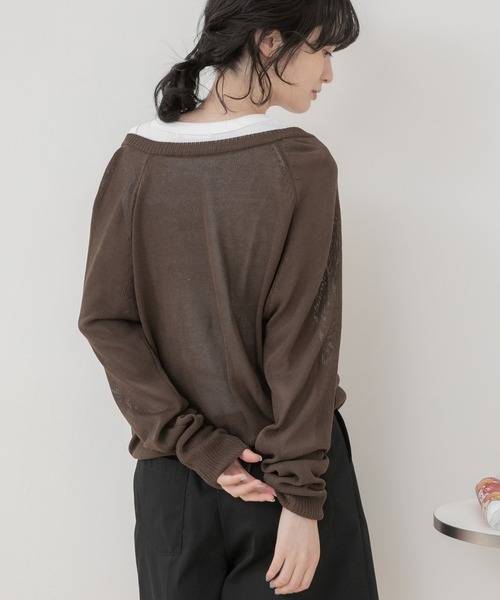 HEILIS(ヘイリス)の「ボタン配色深Vネックニット/Vネックニット ニットトップス 長袖ニット 深Vネック 配色ニット ボタンデザイン レイヤードニット プルオーバー 韓国ファッション 韓国コーデ カジュアル レディライク デイリー 春服 秋服 冬服 ブラウン ホワイト ネイビー(ニット/セーター・レディース・ホワイト/ブラウン/ネイビー・FREE)」の5枚目の写真