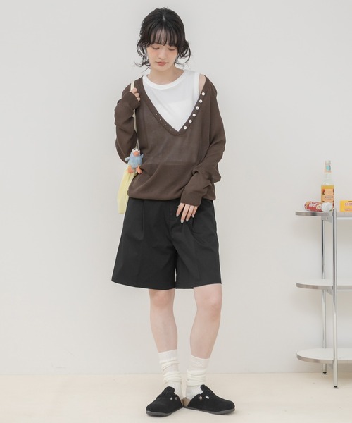 HEILIS(ヘイリス)の「ボタン配色深Vネックニット/Vネックニット ニットトップス 長袖ニット 深Vネック 配色ニット ボタンデザイン レイヤードニット プルオーバー 韓国ファッション 韓国コーデ カジュアル レディライク デイリー 春服 秋服 冬服 ブラウン ホワイト ネイビー(ニット/セーター・レディース・ホワイト/ブラウン/ネイビー・FREE)」の17枚目の写真
