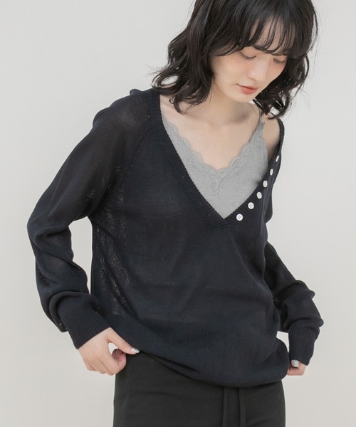 HEILIS(ヘイリス)の「ボタン配色深Vネックニット/Vネックニット ニットトップス 長袖ニット 深Vネック 配色ニット ボタンデザイン レイヤードニット プルオーバー 韓国ファッション 韓国コーデ カジュアル レディライク デイリー 春服 秋服 冬服 ブラウン ホワイト ネイビー(ニット/セーター・レディース・ホワイト/ブラウン/ネイビー・FREE)」の8枚目の写真