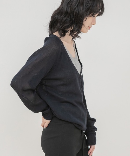 HEILIS(ヘイリス)の「ボタン配色深Vネックニット/Vネックニット ニットトップス 長袖ニット 深Vネック 配色ニット ボタンデザイン レイヤードニット プルオーバー 韓国ファッション 韓国コーデ カジュアル レディライク デイリー 春服 秋服 冬服 ブラウン ホワイト ネイビー(ニット/セーター・レディース・ホワイト/ブラウン/ネイビー・FREE)」の9枚目の写真