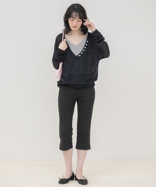HEILIS(ヘイリス)の「ボタン配色深Vネックニット/Vネックニット ニットトップス 長袖ニット 深Vネック 配色ニット ボタンデザイン レイヤードニット プルオーバー 韓国ファッション 韓国コーデ カジュアル レディライク デイリー 春服 秋服 冬服 ブラウン ホワイト ネイビー(ニット/セーター・レディース・ホワイト/ブラウン/ネイビー・FREE)」の12枚目の写真