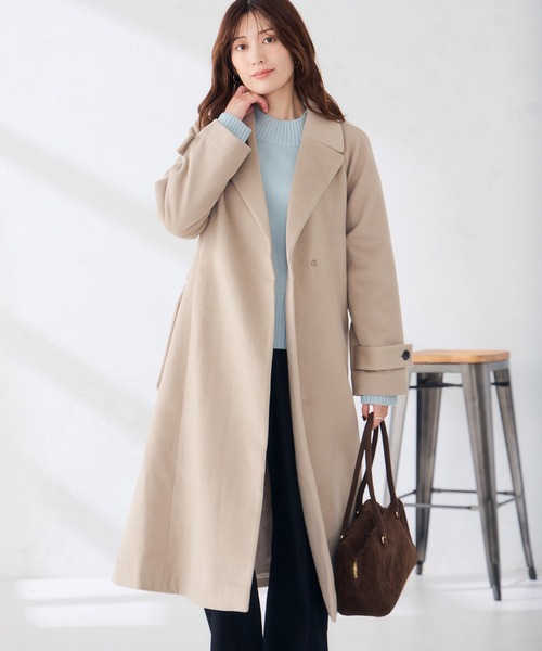 a.v.v(アーヴェヴェ)の「バックフレア チェスターコート(チェスターコート・レディース・ブラック/ライトベージュ・40/38/36)」の1枚目の写真