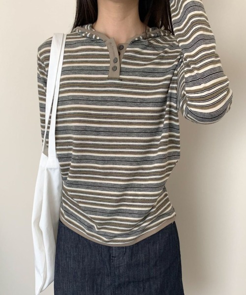 CHUN CHUN NOTES(チュンチュンノーツ)の「26AW/マルチボーダー ヘンリーネックフーデッドニットトップス(ニット/セーター・レディース・ベージュ/ブラック・M)」の7枚目の写真