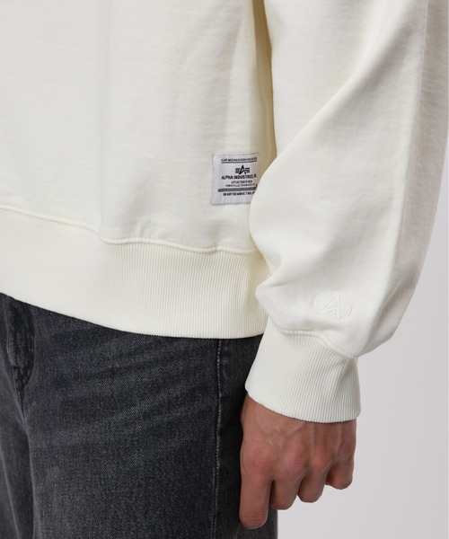 Alpha Industries（アルファインダストリーズ）の「Alpha Industries/アルファ インダストリーズ/ESSENTIAL CREW RELAXED FIT SWEATSHIRT 【AIR AUX】/エッセンシャル クルー リラックスフィット スウェットシャツ（スウェット・メンズ・ブラック/ベージュ・L/M）」の12枚目の写真