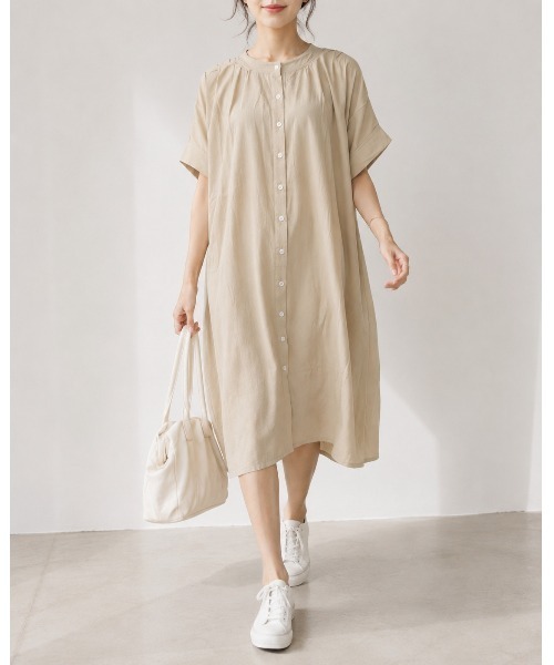 FAZVY(ファズビー)の「夏をさらっと楽しむ、ナチュラルギャザーワンピース(ワンピース・レディース・ホワイト/ブラウン・L/M)」の4枚目の写真