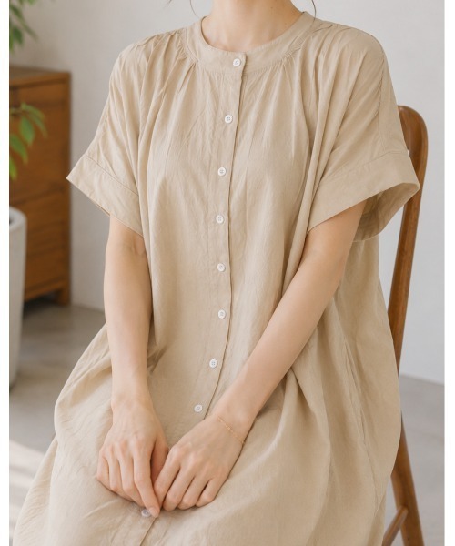 FAZVY(ファズビー)の「夏をさらっと楽しむ、ナチュラルギャザーワンピース(ワンピース・レディース・ホワイト/ブラウン・L/M)」の9枚目の写真